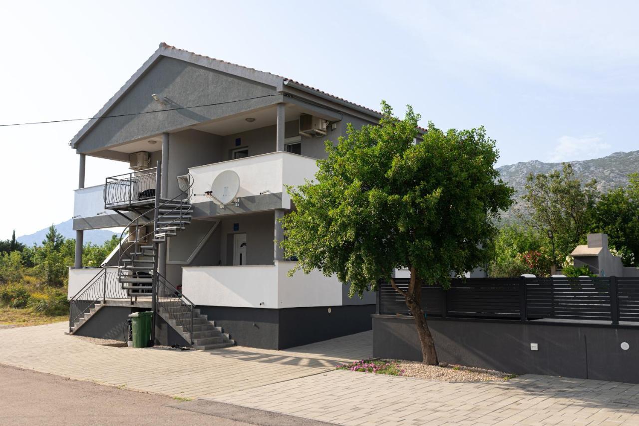 Apartments Zanic With Private Swimming Pool And Sea View Starigrad Paklenica Exterior foto