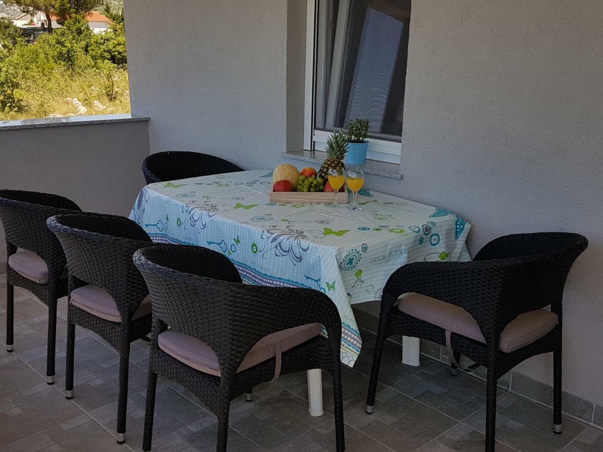 Apartments Zanic With Private Swimming Pool And Sea View Starigrad Paklenica Exterior foto